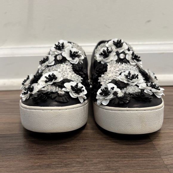 MICHAEL KORS-BLACK TRENT FLORAL SLIP-ON SNEAKER SIZE-6 - Picture 2 of 6